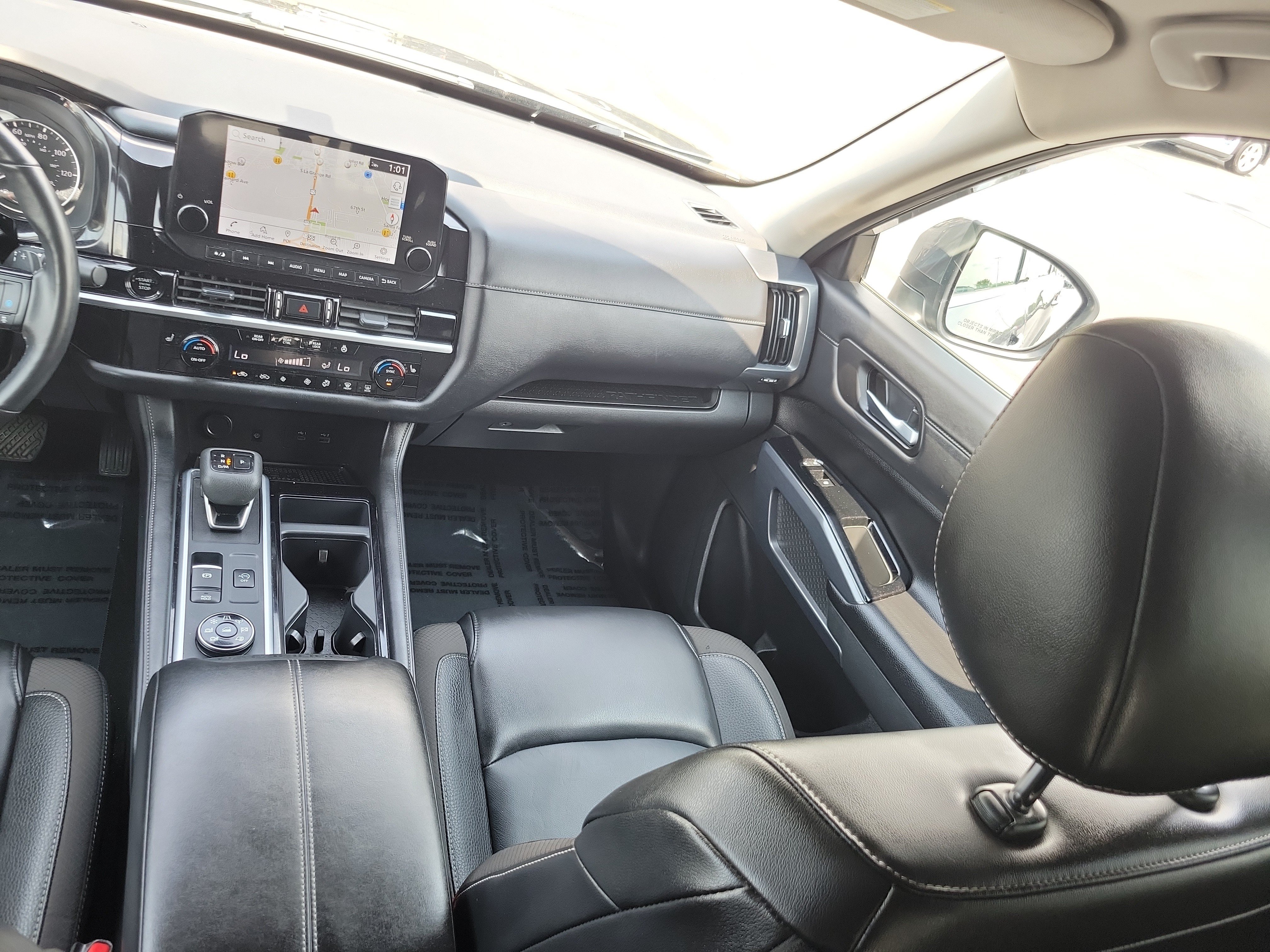 Used 2025 Nissan Pathfinder SL AWD/4WD image 16