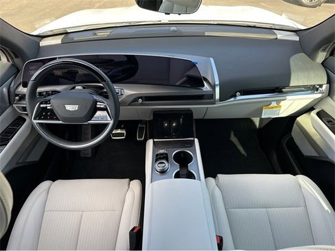 New 2026 Cadillac Vistiq Luxury image 8