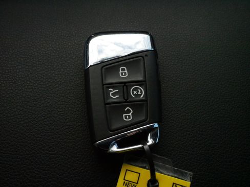 Certified 2023 Volkswagen Atlas SE image 31