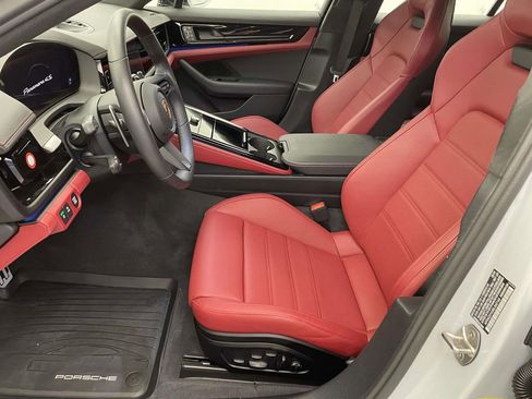 Certified 2025 Porsche Panamera 4S image 5