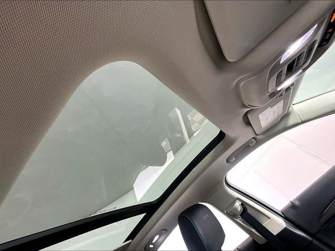 Used 2023 Buick Envision Avenir image 22