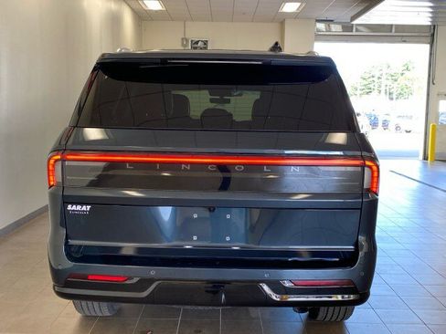 New 2026 Lincoln Navigator Reserve AWD/4WD image 38