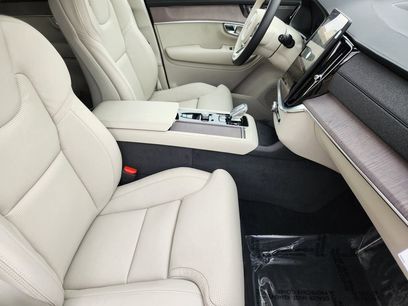 New 2026 Volvo XC90 T8 Ultra w/ Protection Package