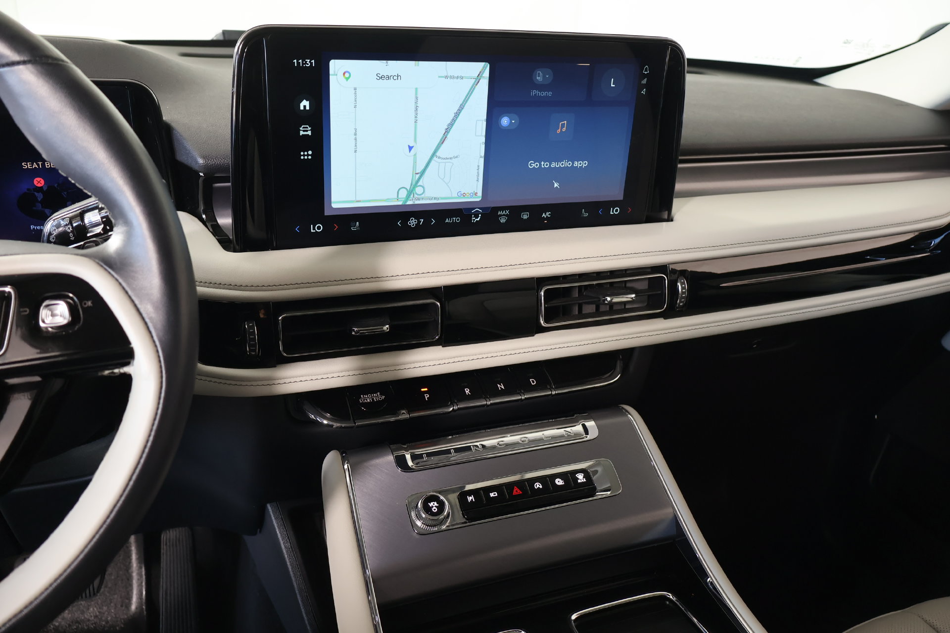 Used 2025 Lincoln Aviator 2WD w/ Jet Appearance Package image 5