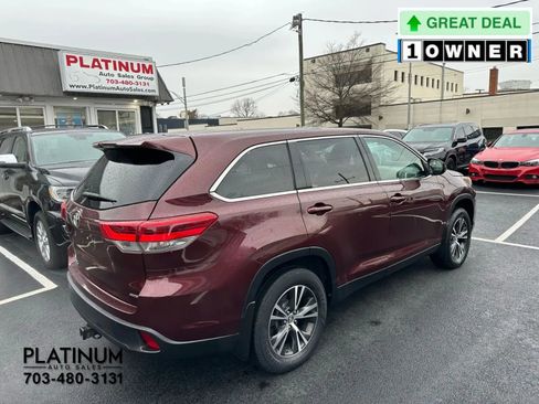 Used 2019 Toyota Highlander AWD V6 image 4