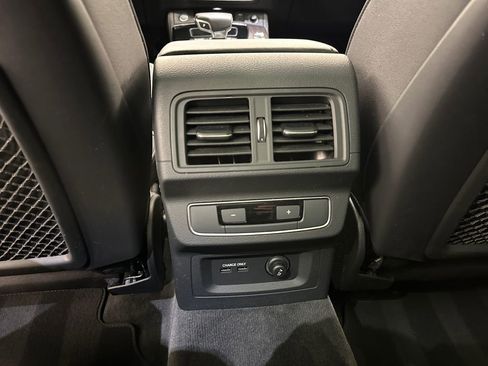 Used 2023 Audi Q5 2.0T Premium Plus w/ Premium Plus Package image 16