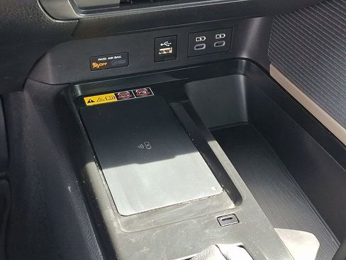 Used 2025 Toyota Camry SE w/ Convenience Package image 24