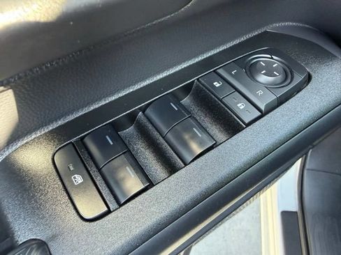 Certified 2025 Toyota 4Runner SR5 AWD/4WD image 12