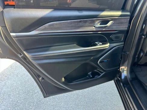 Certified 2022 Jeep Grand Cherokee L Overland w/ Luxury Tech Group IV RWD image 32
