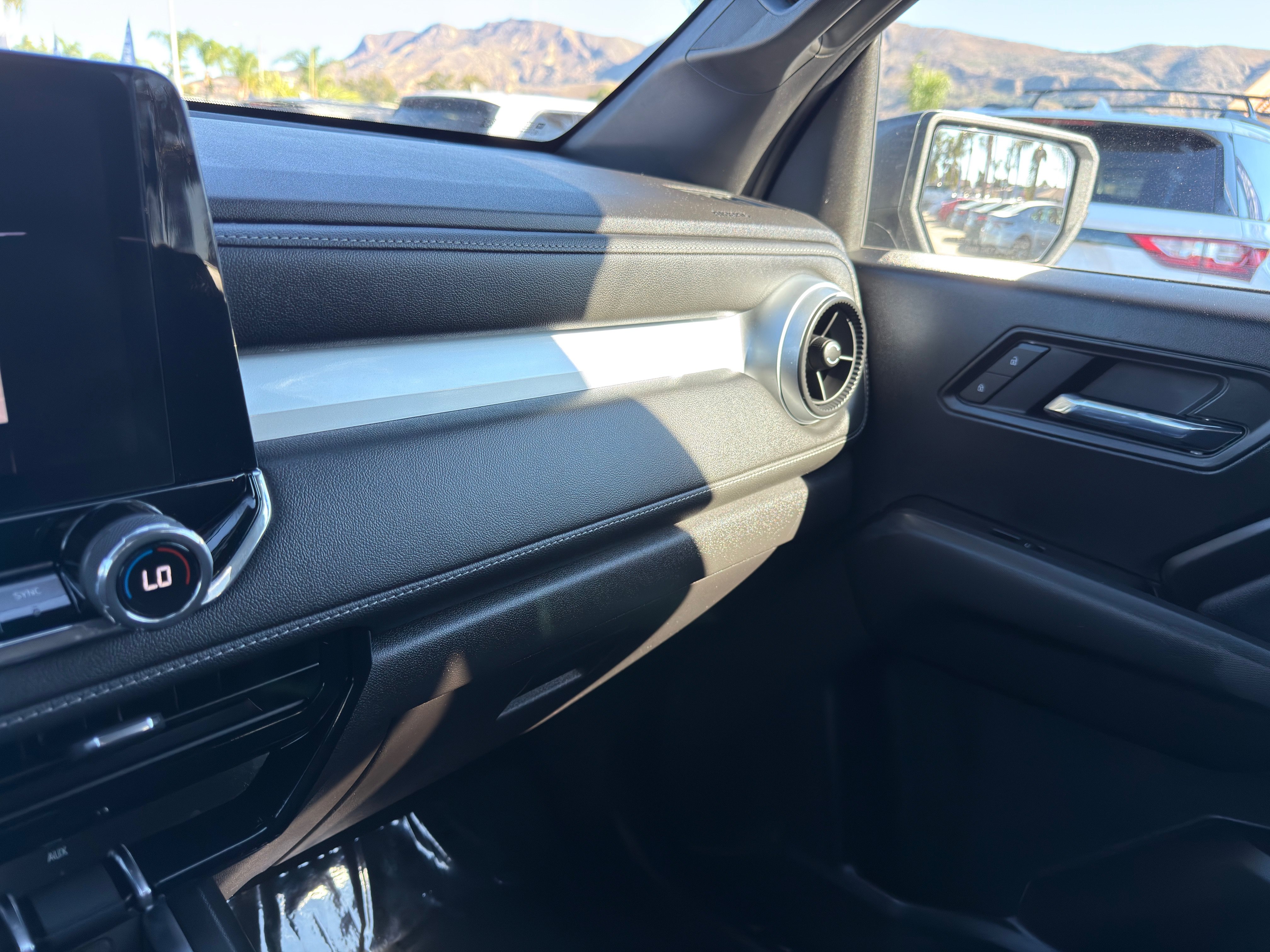 Used 2026 Chevrolet Colorado LT RWD image 40