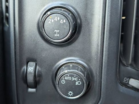 Used 2019 Chevrolet Silverado 2500 W/T w/ WT Convenience Package AWD/4WD image 11