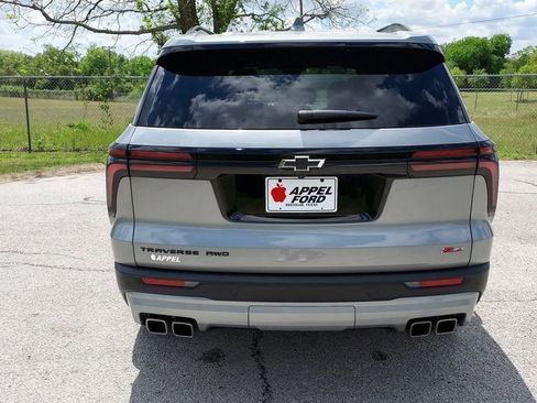 Used 2025 Chevrolet Traverse Z71 w/ Driver Confidence Package image 4
