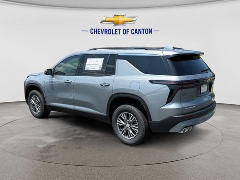 New 2026 Chevrolet Traverse LT w/ LPO, Floor Liner Package FWD image 7