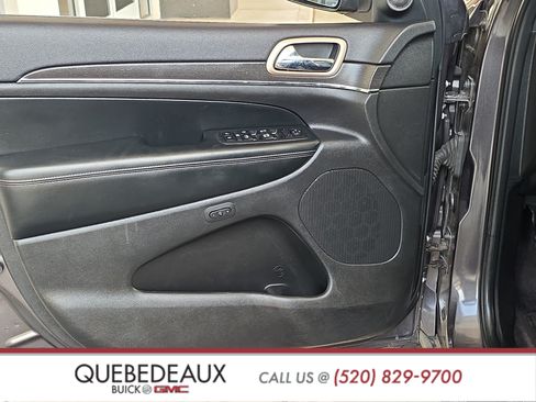 Used 2017 Jeep Grand Cherokee Limited AWD/4WD image 9