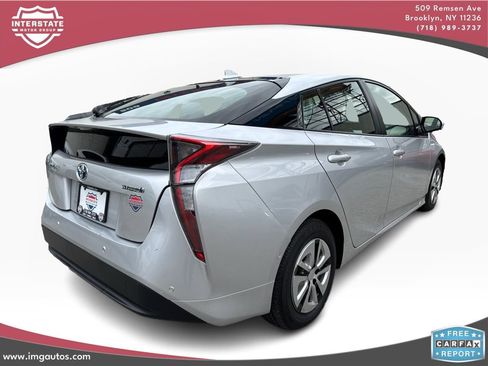Used 2017 Toyota Prius Two image 7