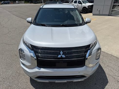 Used 2024 Mitsubishi Outlander SE FWD image 10