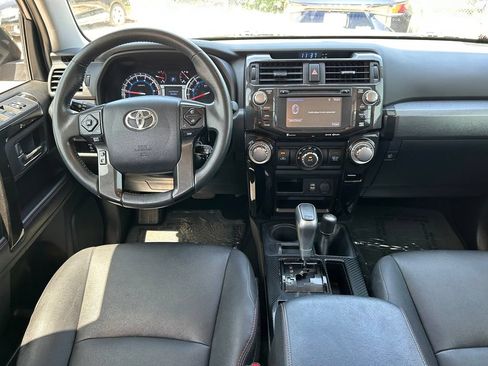 Used 2018 Toyota 4Runner TRD Off-Road Premium AWD/4WD image 18