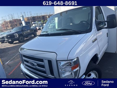 Certified 2022 Ford E-350 and Econoline 350 Super Duty w/ Power Windows & Locks Group image 1