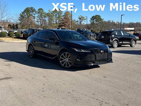 Used 2019 Toyota Avalon Touring w/ Advanced Safety Package image 2