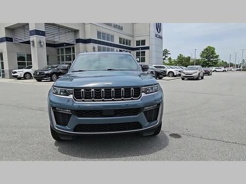 Used 2026 Jeep Grand Cherokee L Limited w/ Trailer Tow Package AWD/4WD image 35