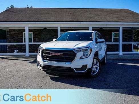 Used 2022 GMC Terrain SLE image 1