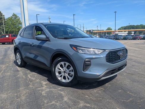 Certified 2023 Ford Escape Active w/ Tech Pack #2 FWD image 1
