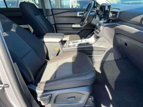 Used 2022 Ford Explorer XLT w/ Class IV Trailer Tow Package image 12