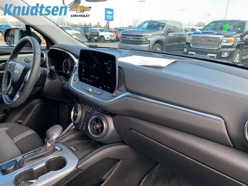 Certified 2024 Chevrolet Blazer LT w/ Convenience Package image 12