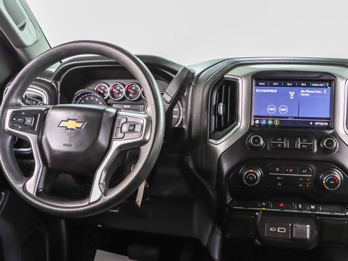 Used 2020 Chevrolet Silverado 1500 LT w/ Trailering Package image 17