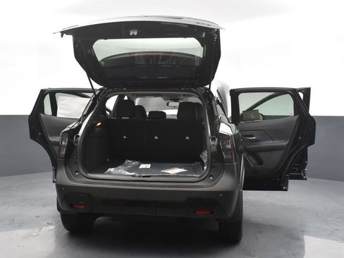 New 2026 Nissan Kicks SV w/ SV Premium Package image 32