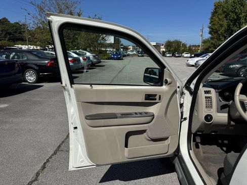 Used 2010 Ford Escape XLS image 11