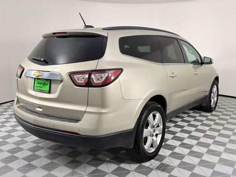Used 2016 Chevrolet Traverse LT w/ Style and Technology Package image 9