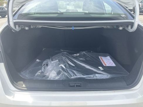New 2026 Nissan Sentra SR w/ Floor Mat Package FWD image 31