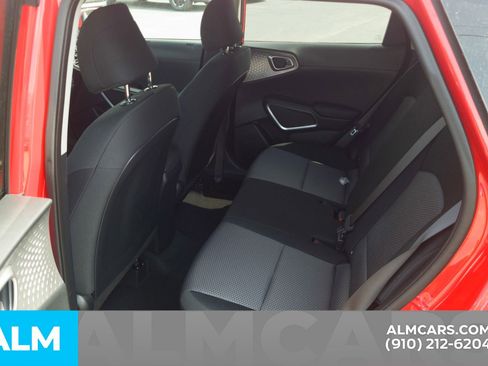 Used 2025 Kia Soul LX w/ LX Technology Package image 17