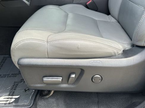 Used 2015 Toyota Tundra SR5 w/ SR5 Upgrade Package RWD image 28
