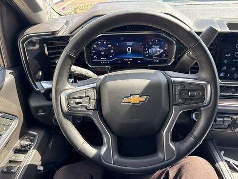 Used 2025 Chevrolet Silverado 2500 LTZ w/ LTZ Premium Package image 7