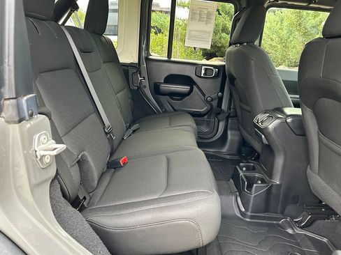 Used 2021 Jeep Wrangler Unlimited Sport AWD/4WD image 30