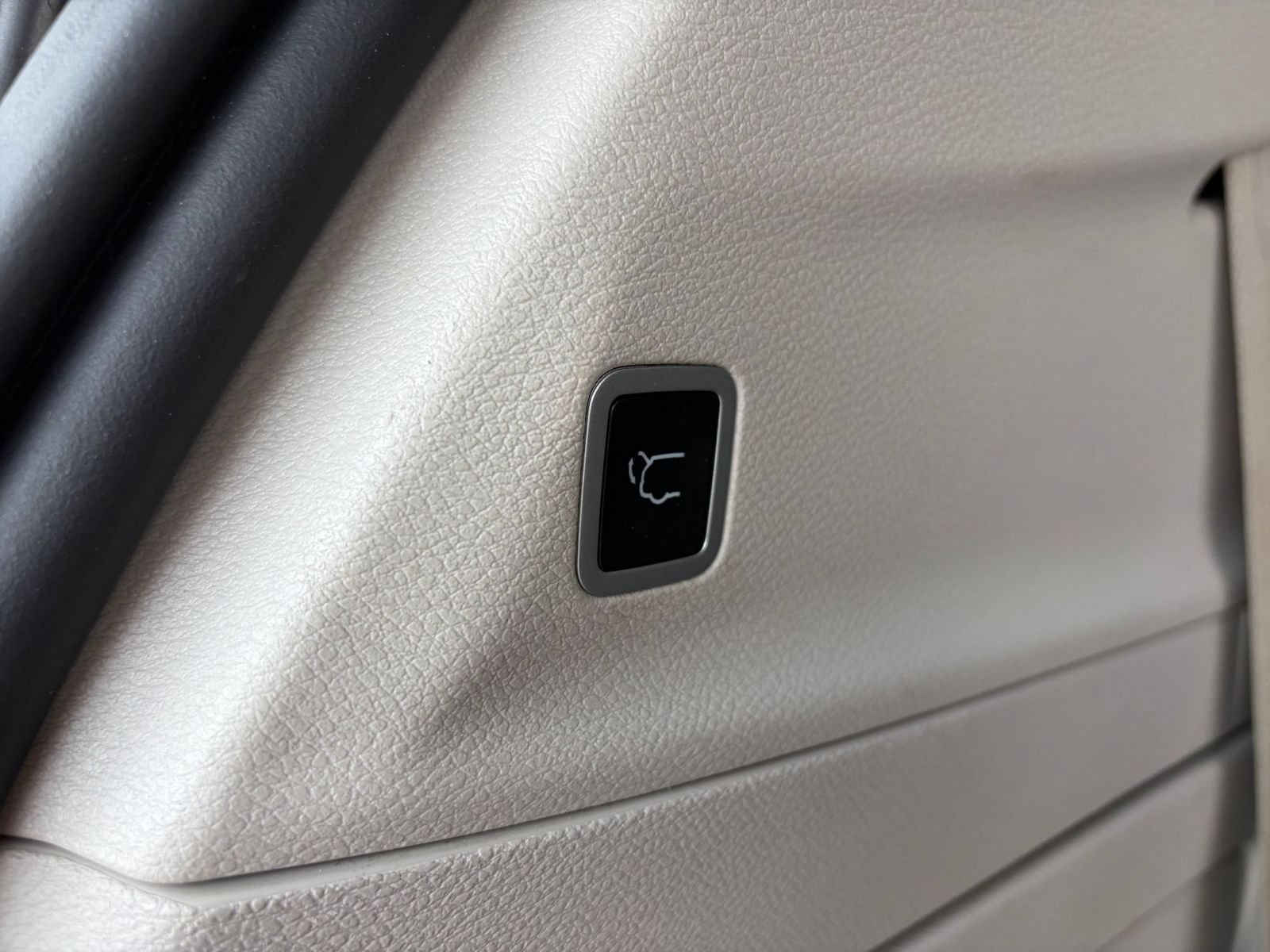 Used 2023 Chrysler Pacifica Touring-L FWD image 22