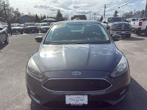 Used 2017 Ford Focus SEL image 2