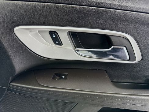 Used 2016 Chevrolet Equinox LT w/ Convenience Package image 30