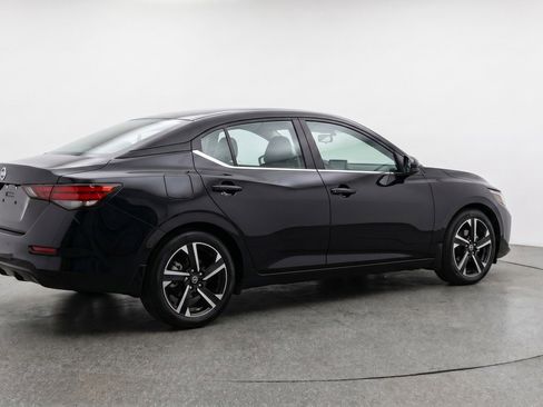 Used 2025 Nissan Sentra SV FWD image 9