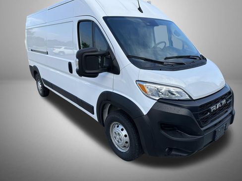 Used 2023 RAM ProMaster 2500 FWD image 2