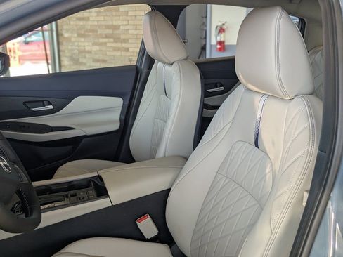 New 2026 Nissan Sentra SL image 9