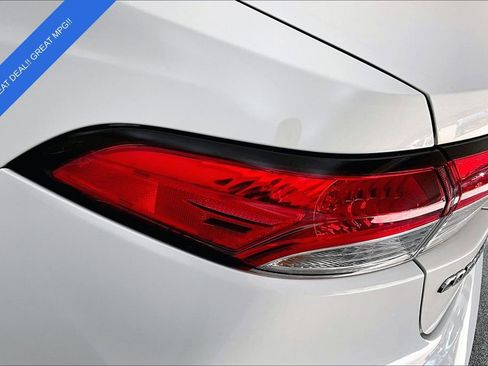 Used 2020 Toyota Corolla LE w/ LE Premium Package image 40
