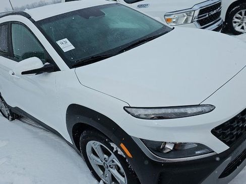 Used 2023 Hyundai Kona SEL image 2