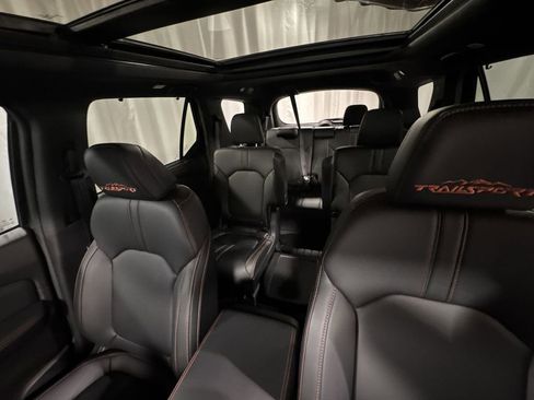 Used 2025 Honda Pilot TrailSport image 28