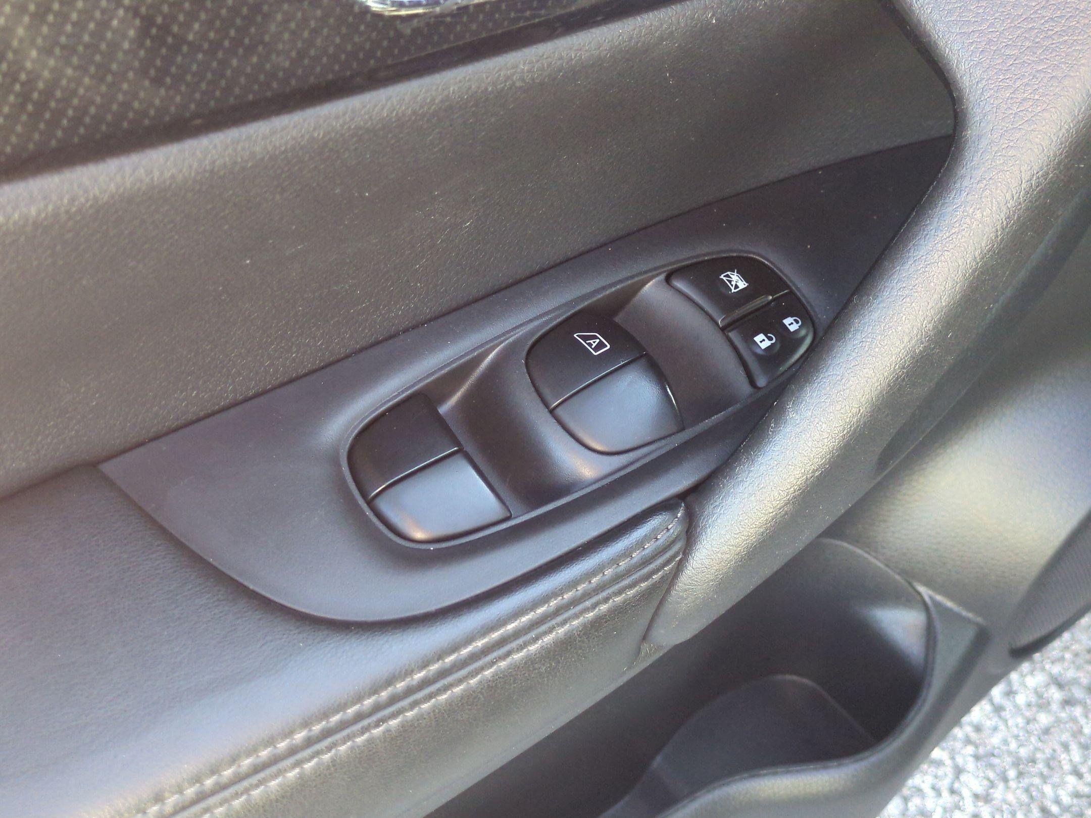 Used 2020 Nissan Rogue SL FWD image 14