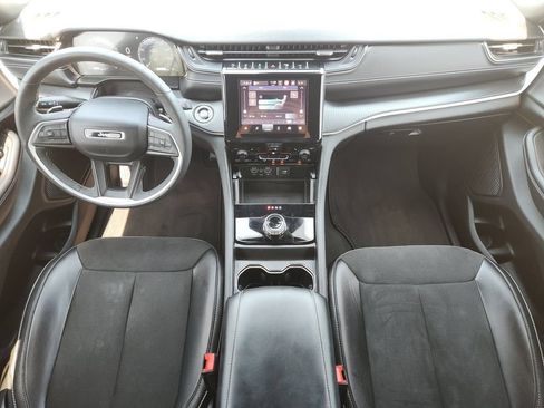 Used 2024 Jeep Grand Cherokee L Laredo RWD image 25