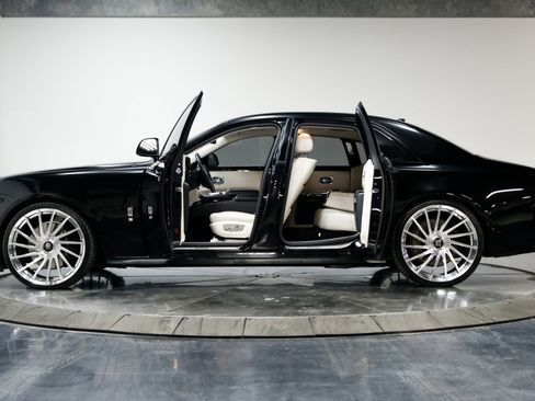 Used 2015 Rolls-Royce Ghost image 20