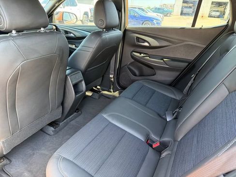 Used 2025 Buick Envista Preferred w/ Convenience II Package FWD image 21